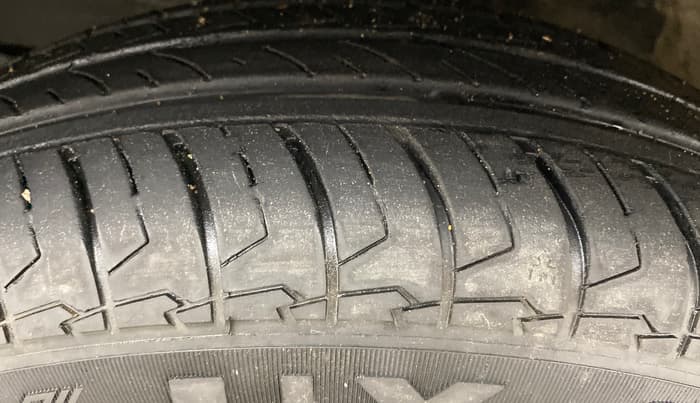 2021 Maruti Swift VXI, Petrol, Manual, 72,290 km, Left Front Tyre Tread