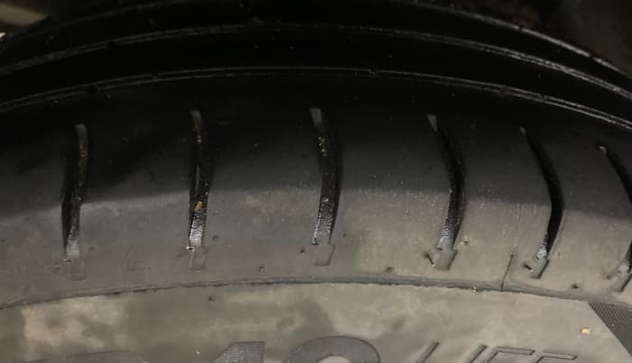 2021 Maruti Swift VXI, Petrol, Manual, 72,290 km, Right Rear Tyre Tread