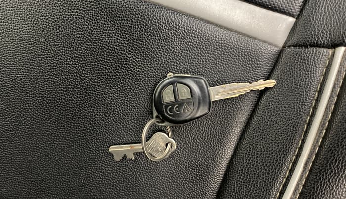 2021 Maruti Swift VXI, Petrol, Manual, 72,290 km, Key Close Up