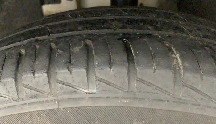 2020 Renault Kwid RXT 0.8, Petrol, Manual, 62,117 km, Left Front Tyre Tread