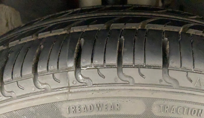 2020 Renault Kwid RXT 0.8, Petrol, Manual, 62,117 km, Right Front Tyre Tread
