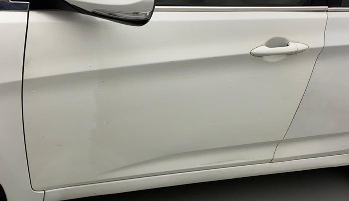 2017 Hyundai Verna 1.6 CRDI S, Diesel, Manual, 98,945 km, Front passenger door - Slightly dented