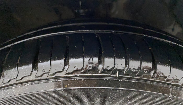 2017 Hyundai Verna 1.6 CRDI S, Diesel, Manual, 98,945 km, Right Front Tyre Tread