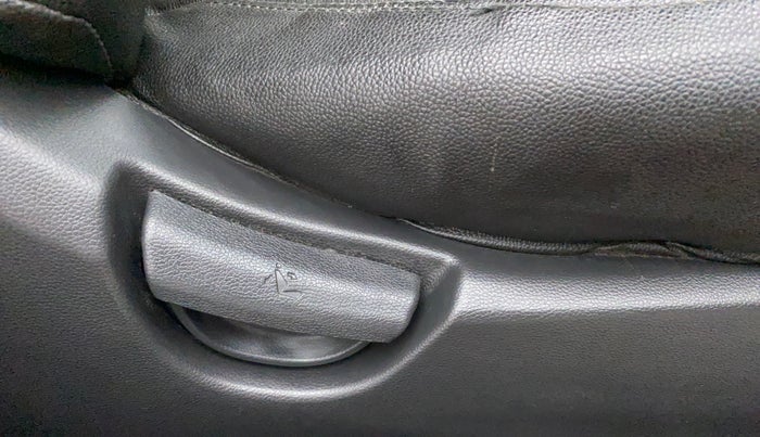 2019 Hyundai Grand i10 SPORTZ 1.2 KAPPA VTVT, Petrol, Manual, 48,917 km, Driver Side Adjustment Panel