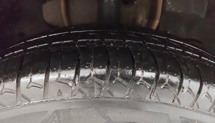 2018 Tata Tiago XE PETROL, Petrol, Manual, 62,656 km, Right Front Tyre Tread
