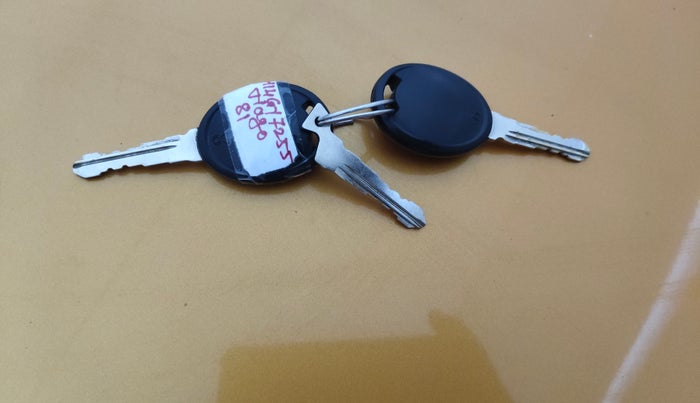 2018 Tata Tiago XE PETROL, Petrol, Manual, 62,656 km, Key Close Up