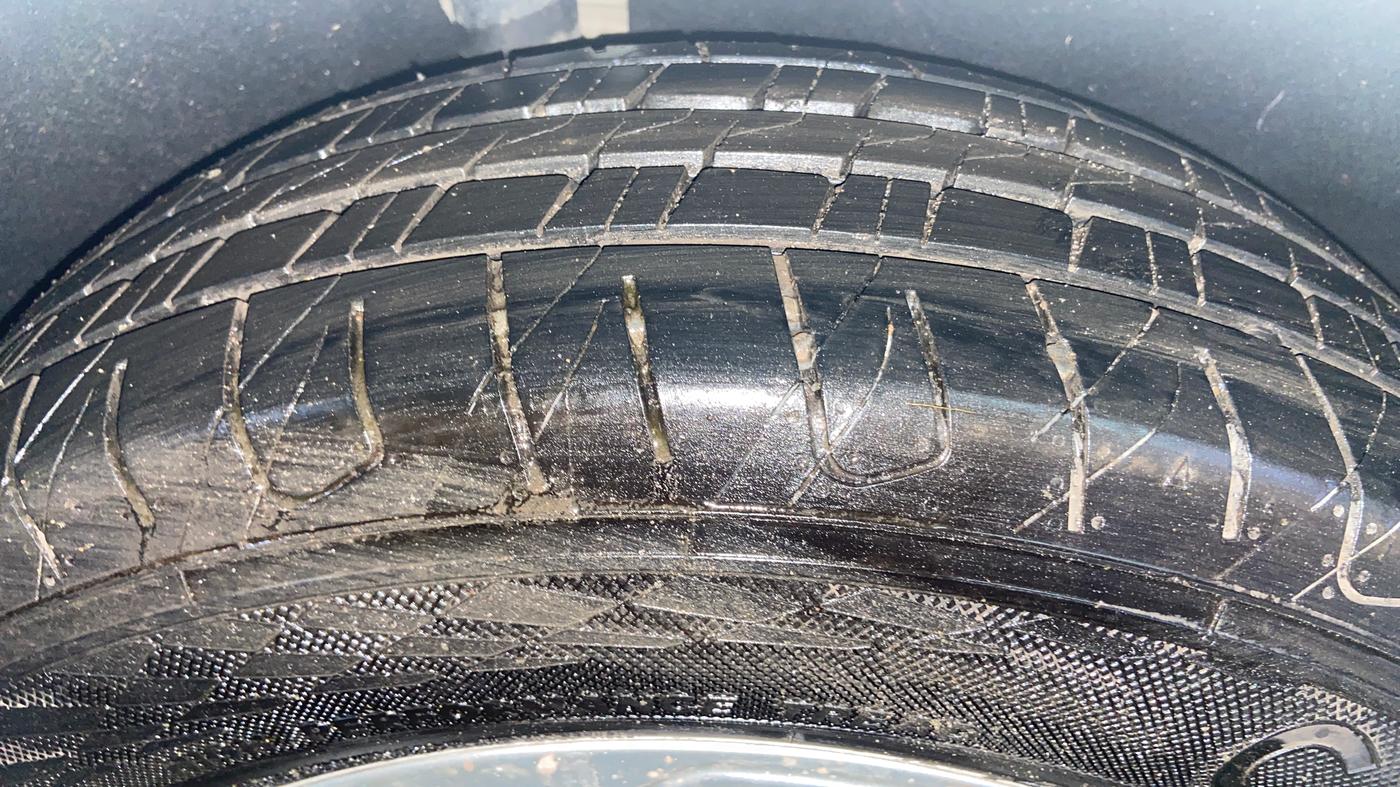 2021 Ford Ecosport TITANIUM 1.5L DIESEL, Diesel, Manual, 1,48,365 km, Right Rear Tyre Tread