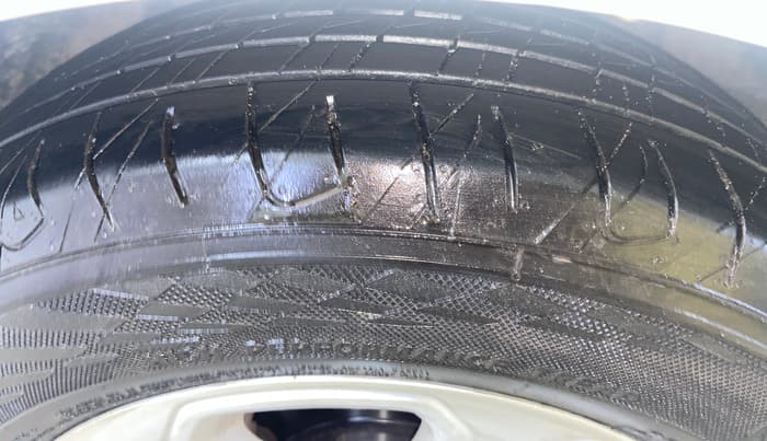 2021 Ford Ecosport TITANIUM 1.5L DIESEL, Diesel, Manual, 1,48,365 km, Left Front Tyre Tread