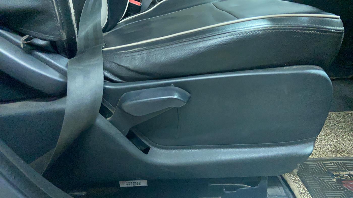 2021 Ford Ecosport TITANIUM 1.5L DIESEL, Diesel, Manual, 1,48,365 km, Driver Side Adjustment Panel