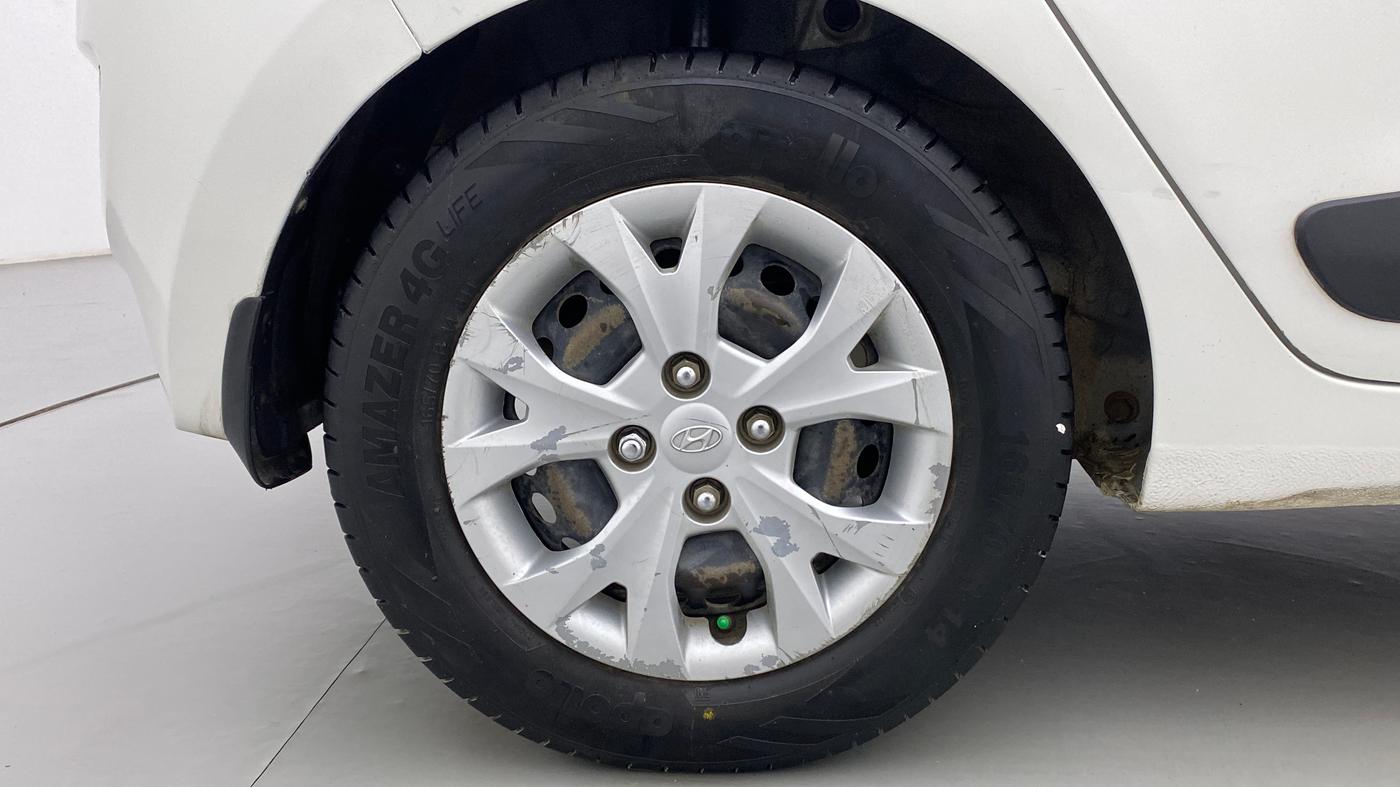 2016 Hyundai Grand i10 SPORTZ 1.2 KAPPA VTVT, CNG, Manual, 66,284 km, Right Rear Wheel