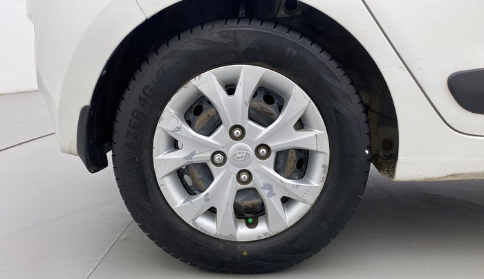 2016 Hyundai Grand i10 SPORTZ 1.2 KAPPA VTVT, CNG, Manual, 66,284 km, Right Rear Wheel
