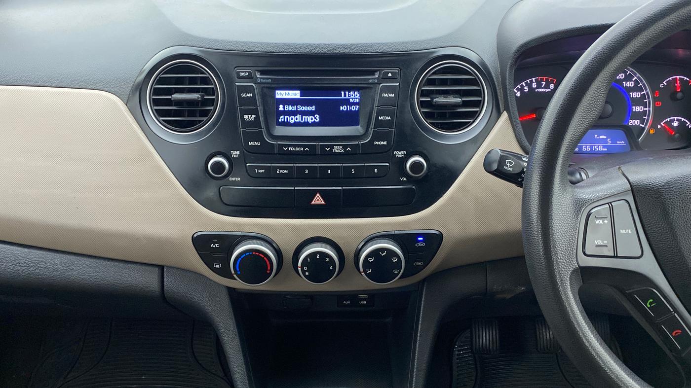 2016 Hyundai Grand i10 SPORTZ 1.2 KAPPA VTVT, CNG, Manual, 66,284 km, Air Conditioner