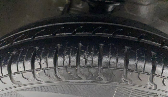 2015 Maruti Alto 800 VXI, Petrol, Manual, 45,209 km, Right Front Tyre Tread