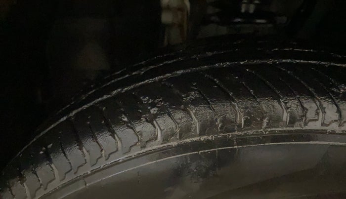 2023 Nissan MAGNITE XV MT, Petrol, Manual, 29,269 km, Left Front Tyre Tread