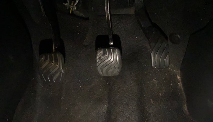 2023 Nissan MAGNITE XV MT, Petrol, Manual, 29,269 km, Pedals