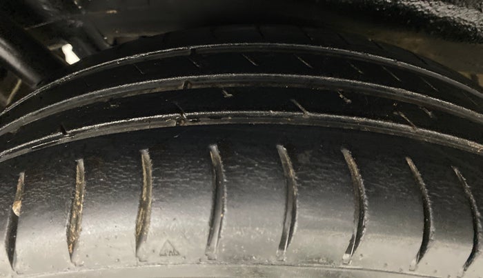 2010 Maruti Wagon R 1.0 VXI, Petrol, Manual, 73,519 km, Right Rear Tyre Tread