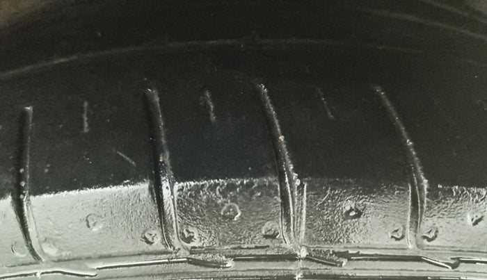 2020 KIA SELTOS GTX PLUS AT 1.5 DIESEL, Diesel, Automatic, 1,04,648 km, Right Front Tyre Tread