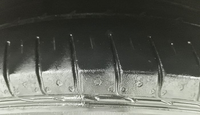 2020 KIA SELTOS GTX PLUS AT 1.5 DIESEL, Diesel, Automatic, 1,04,648 km, Right Rear Tyre Tread