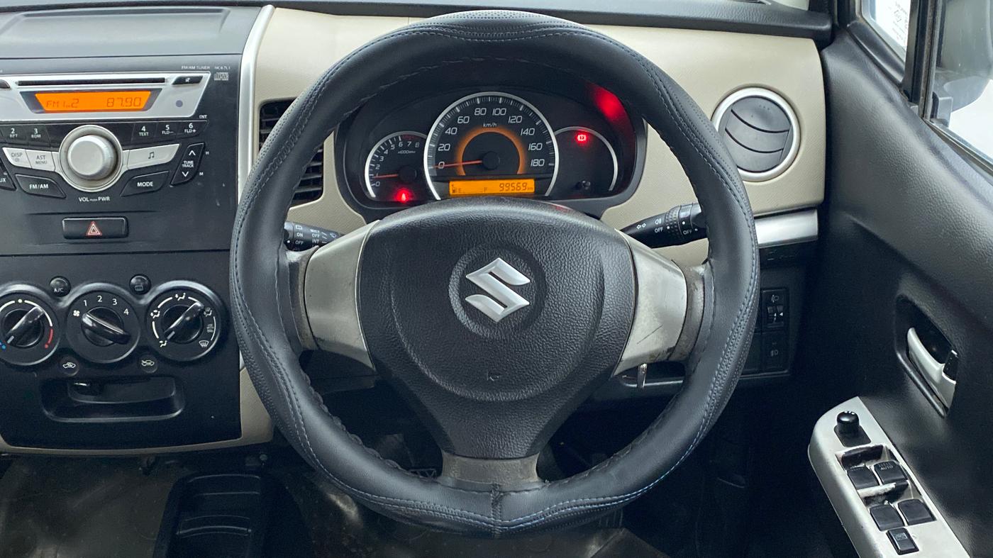 2016 Maruti Wagon R 1.0 VXI, CNG, Manual, 99,577 km, Steering Wheel Close Up