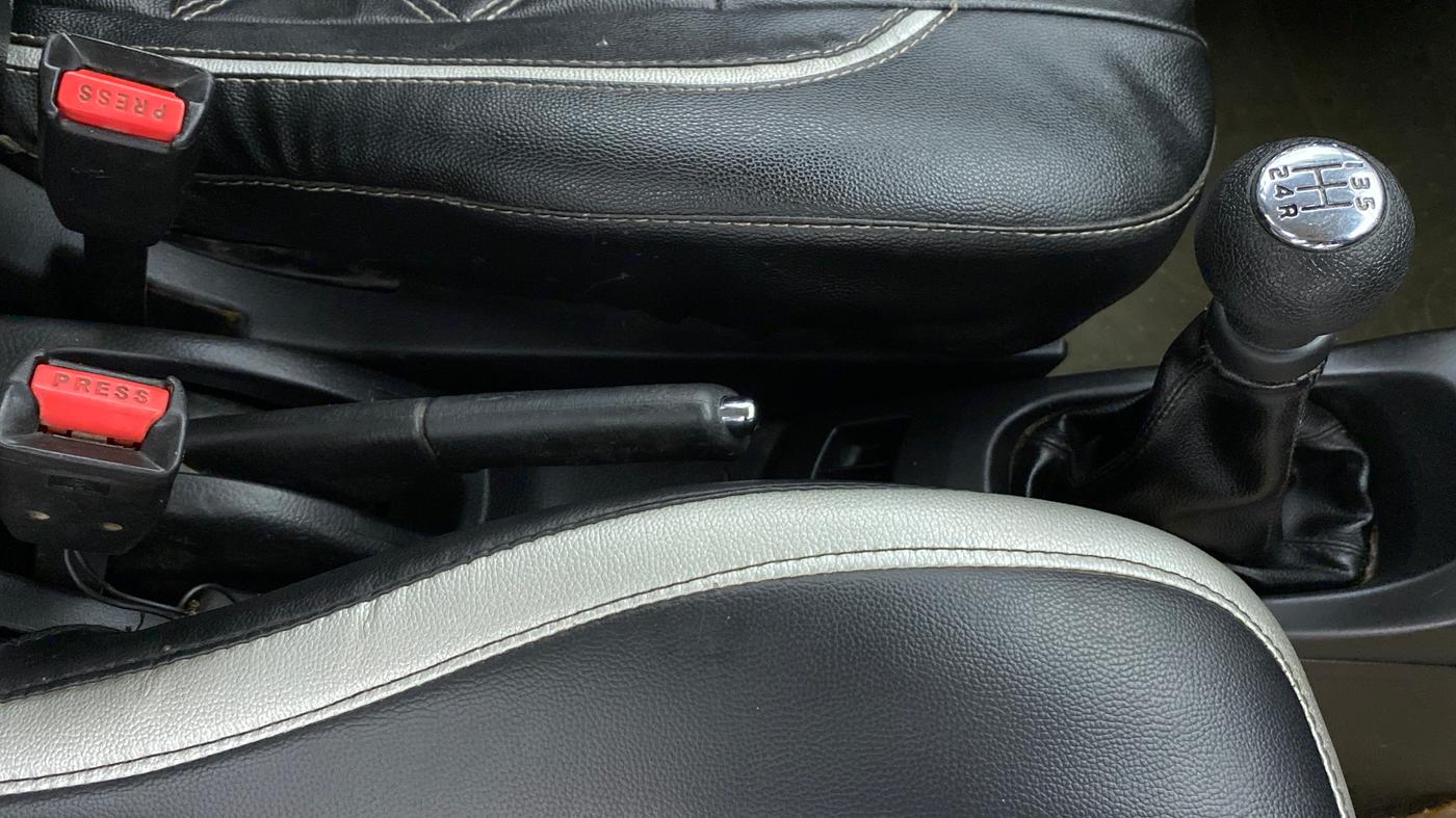 2016 Maruti Wagon R 1.0 VXI, CNG, Manual, 99,577 km, Gear Lever
