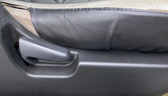 2016 Maruti Wagon R 1.0 VXI, CNG, Manual, 99,577 km, Driver Side Adjustment Panel