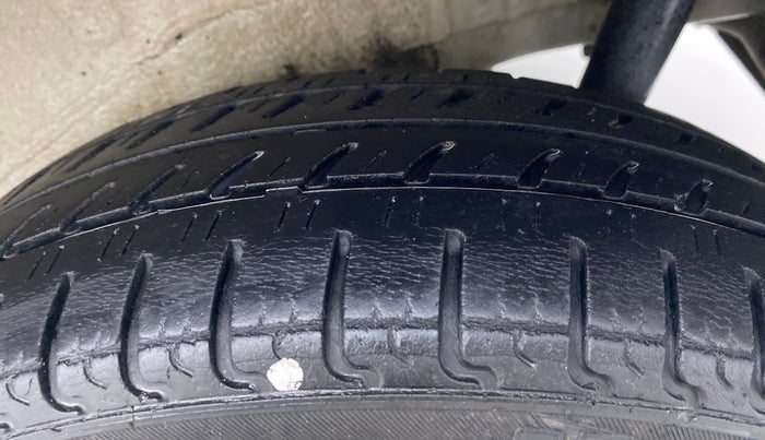 2016 Maruti Wagon R 1.0 VXI, CNG, Manual, 99,577 km, Left Rear Tyre Tread