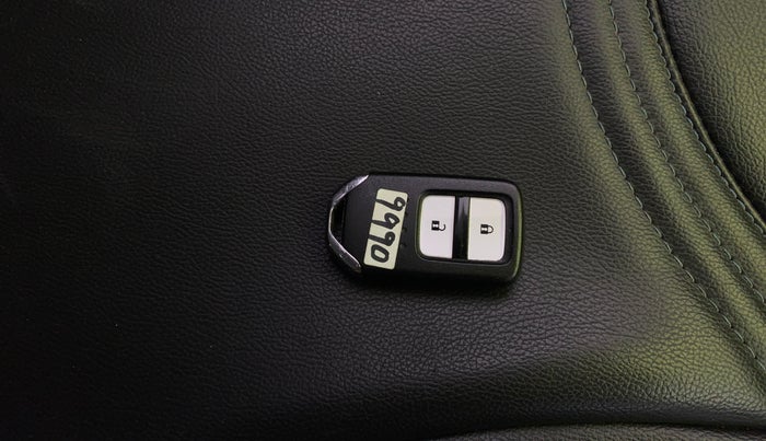 2018 Honda Jazz 1.2L I-VTEC VX CVT, Petrol, Automatic, 54,675 km, Key Close Up