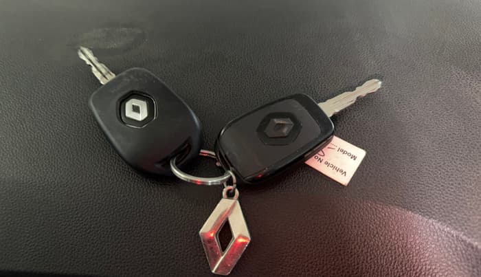 2019 Renault TRIBER RXT, Petrol, Manual, 17,775 km, Key Close Up