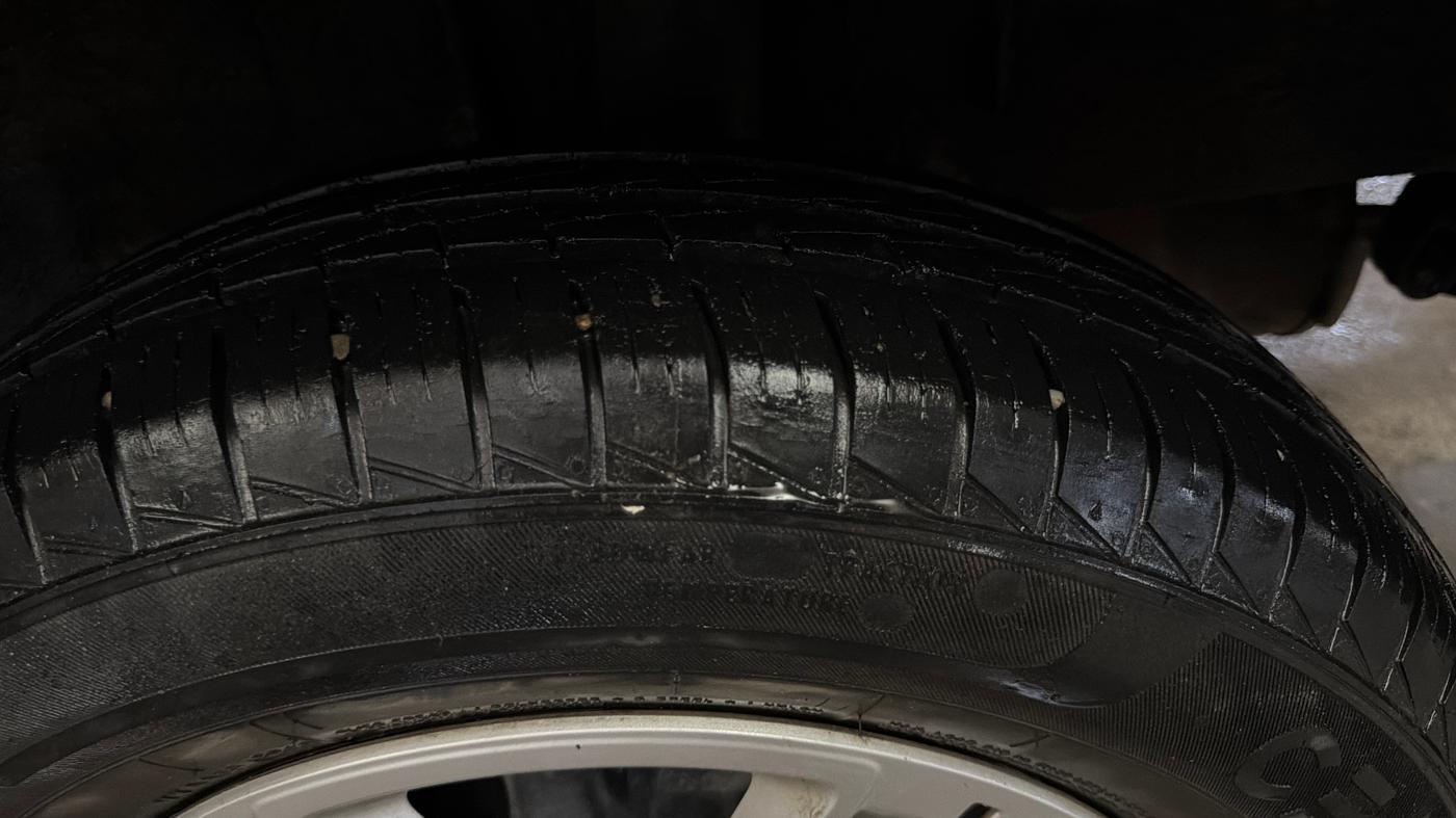 2019 Renault TRIBER RXT, Petrol, Manual, 17,775 km, Left Rear Tyre Tread