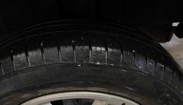 2019 Renault TRIBER RXT, Petrol, Manual, 17,775 km, Left Rear Tyre Tread