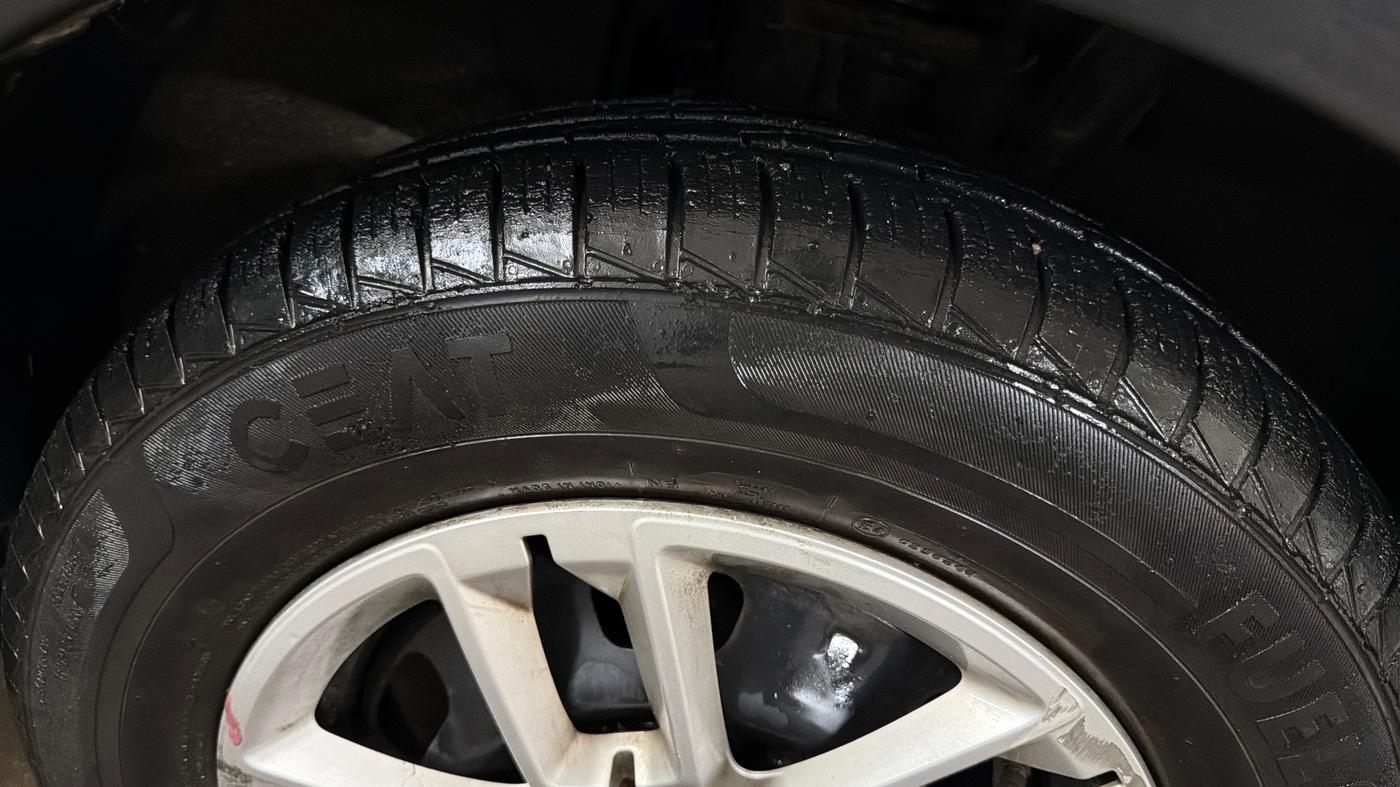 2019 Renault TRIBER RXT, Petrol, Manual, 17,775 km, Right Front Tyre Tread