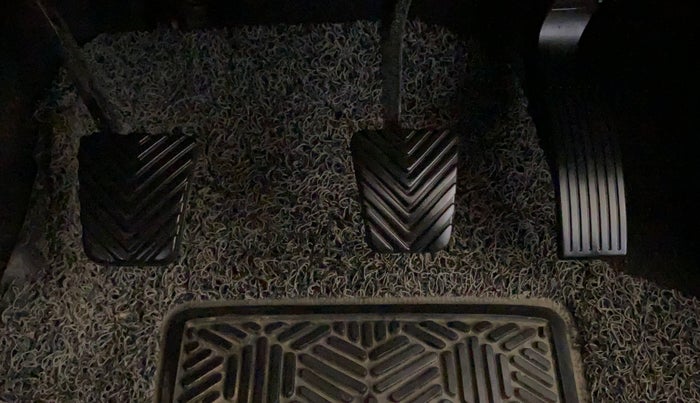 2021 Hyundai VENUE S+ 1.2, Petrol, Manual, 34,447 km, Pedals