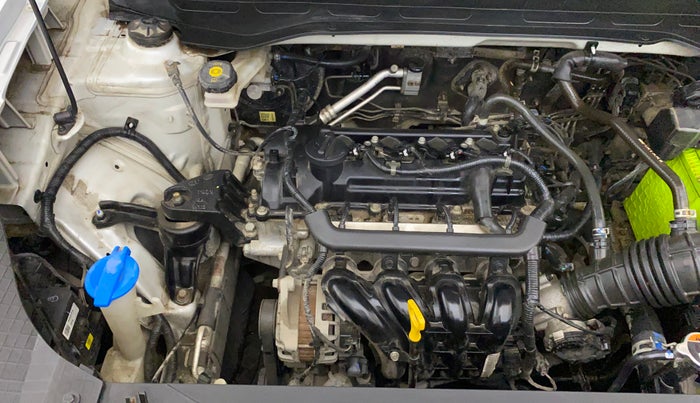 2021 Hyundai VENUE S+ 1.2, Petrol, Manual, 34,447 km, Engine View - Right