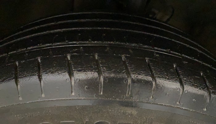 2021 Hyundai VENUE S+ 1.2, Petrol, Manual, 34,447 km, Left Front Tyre Tread