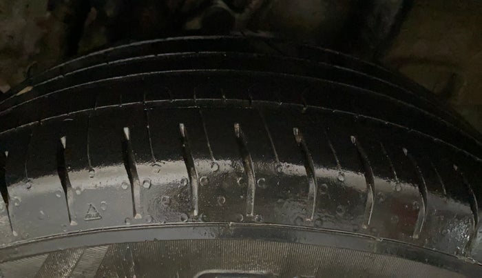 2021 Hyundai VENUE S+ 1.2, Petrol, Manual, 34,447 km, Left Rear Tyre Tread