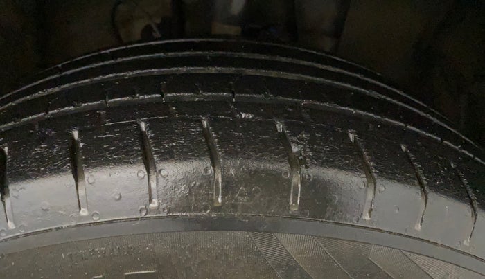 2021 Hyundai VENUE S+ 1.2, Petrol, Manual, 34,447 km, Right Front Tyre Tread