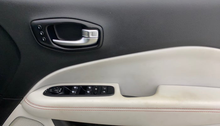 2020 Jeep Compass LIMITED PLUS PETROL AT, Petrol, Automatic, 29,556 km, Driver Side Door Panels Control