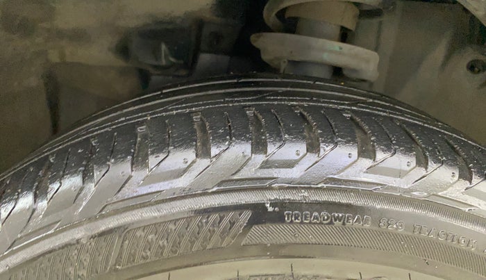 2020 Jeep Compass LIMITED PLUS PETROL AT, Petrol, Automatic, 29,556 km, Left Front Tyre Tread