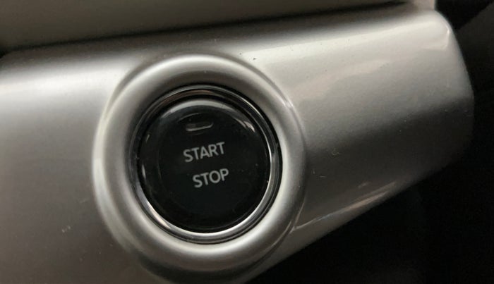 2023 Mahindra XUV700 AX 7 LUXURY P AT 7 STR, Petrol, Automatic, 14,877 km, Keyless Start/ Stop Button