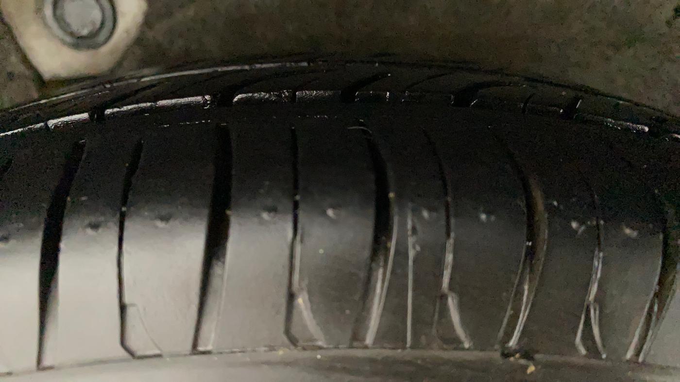 2012 Hyundai i10 MAGNA 1.2, Petrol, Manual, 53,100 km, Right Rear Tyre Tread