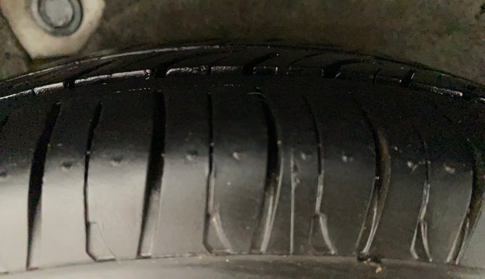 2012 Hyundai i10 MAGNA 1.2, Petrol, Manual, 53,100 km, Right Rear Tyre Tread