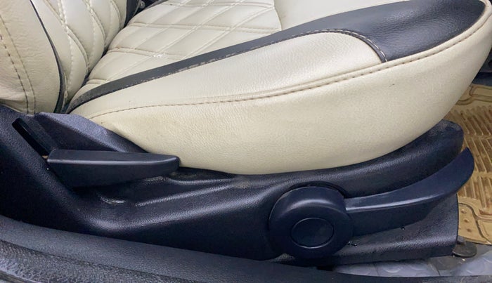 2014 Ford Figo TITANIUM 1.4 DIESEL, Diesel, Manual, 86,337 km, Driver Side Adjustment Panel