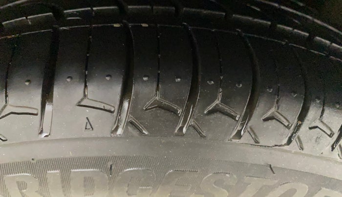 2014 Ford Figo TITANIUM 1.4 DIESEL, Diesel, Manual, 86,337 km, Left Rear Tyre Tread