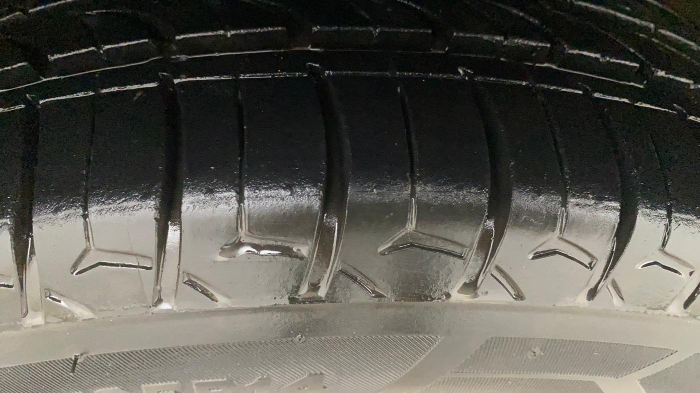 2014 Ford Figo TITANIUM 1.4 DIESEL, Diesel, Manual, 86,337 km, Left Front Tyre Tread
