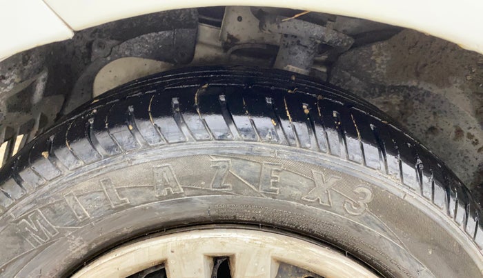 2014 Ford Figo ZXI 1.4 DIESEL, Diesel, Manual, 1,14,390 km, Left Front Tyre Tread