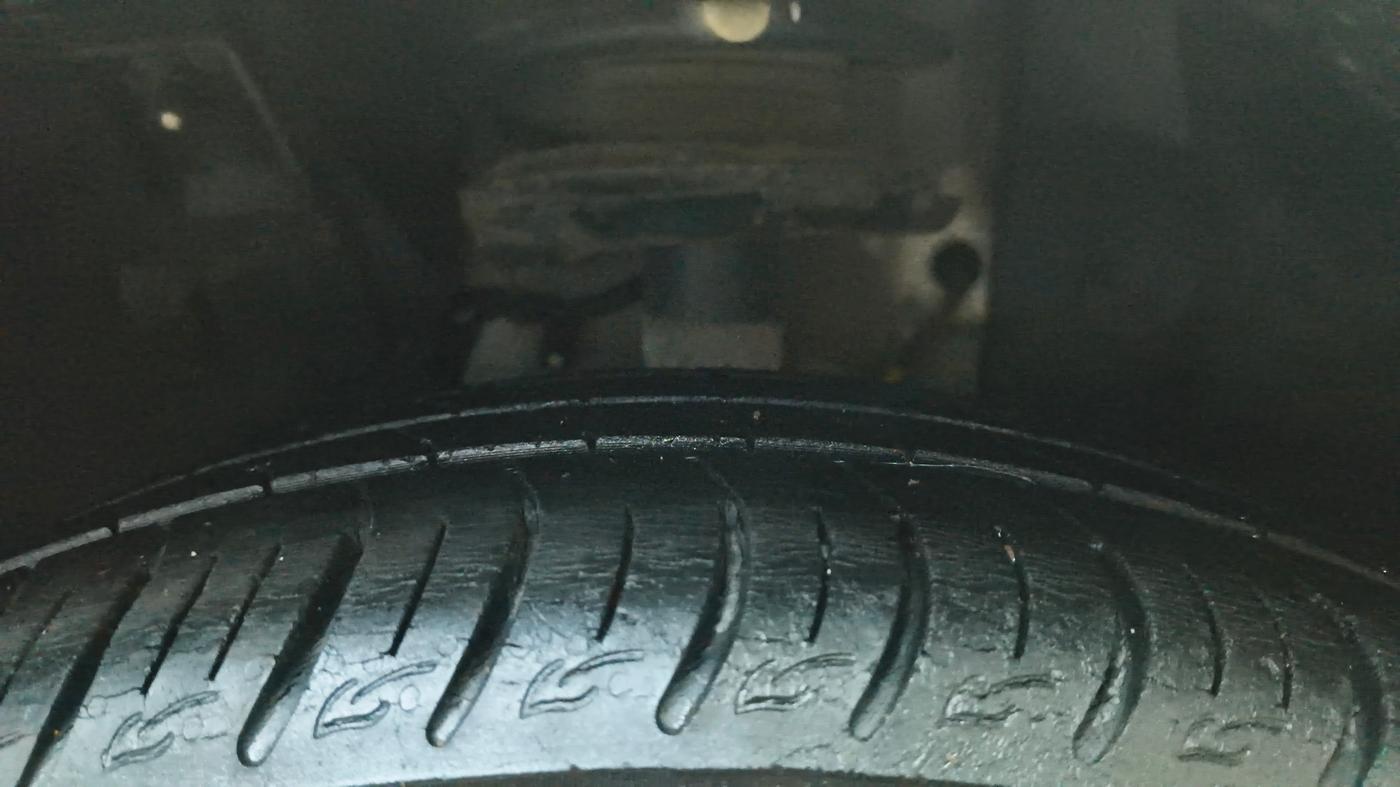 2021 Tata ALTROZ XM PLUS PETROL, Petrol, Manual, 32,740 km, Left Front Tyre Tread