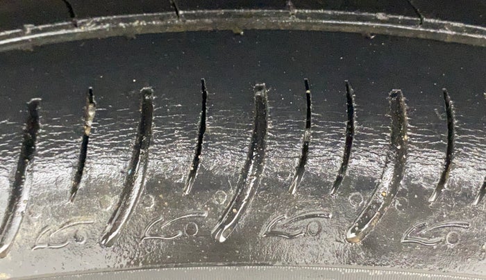 2020 Renault TRIBER RXZ AMT, Petrol, Automatic, 55,886 km, Left Rear Tyre Tread