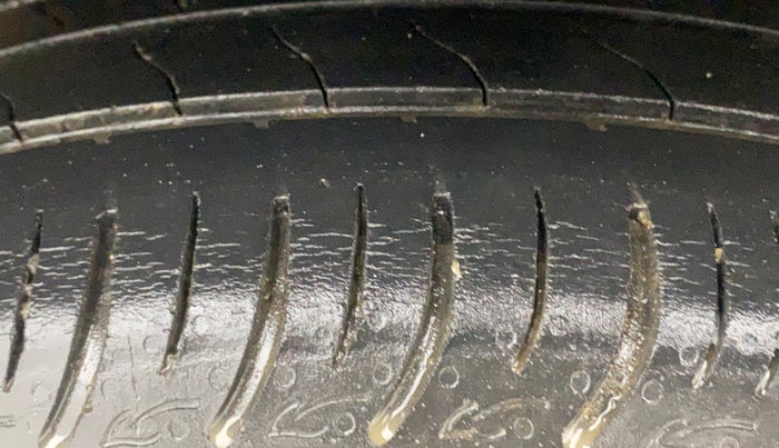 2020 Renault TRIBER RXZ AMT, Petrol, Automatic, 55,886 km, Right Rear Tyre Tread