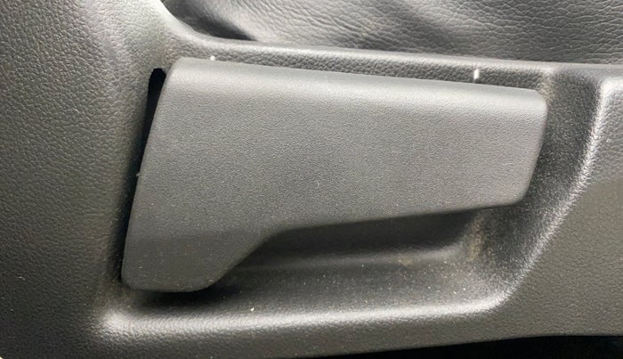 2020 Renault TRIBER RXZ AMT, Petrol, Automatic, 55,886 km, Driver Side Adjustment Panel