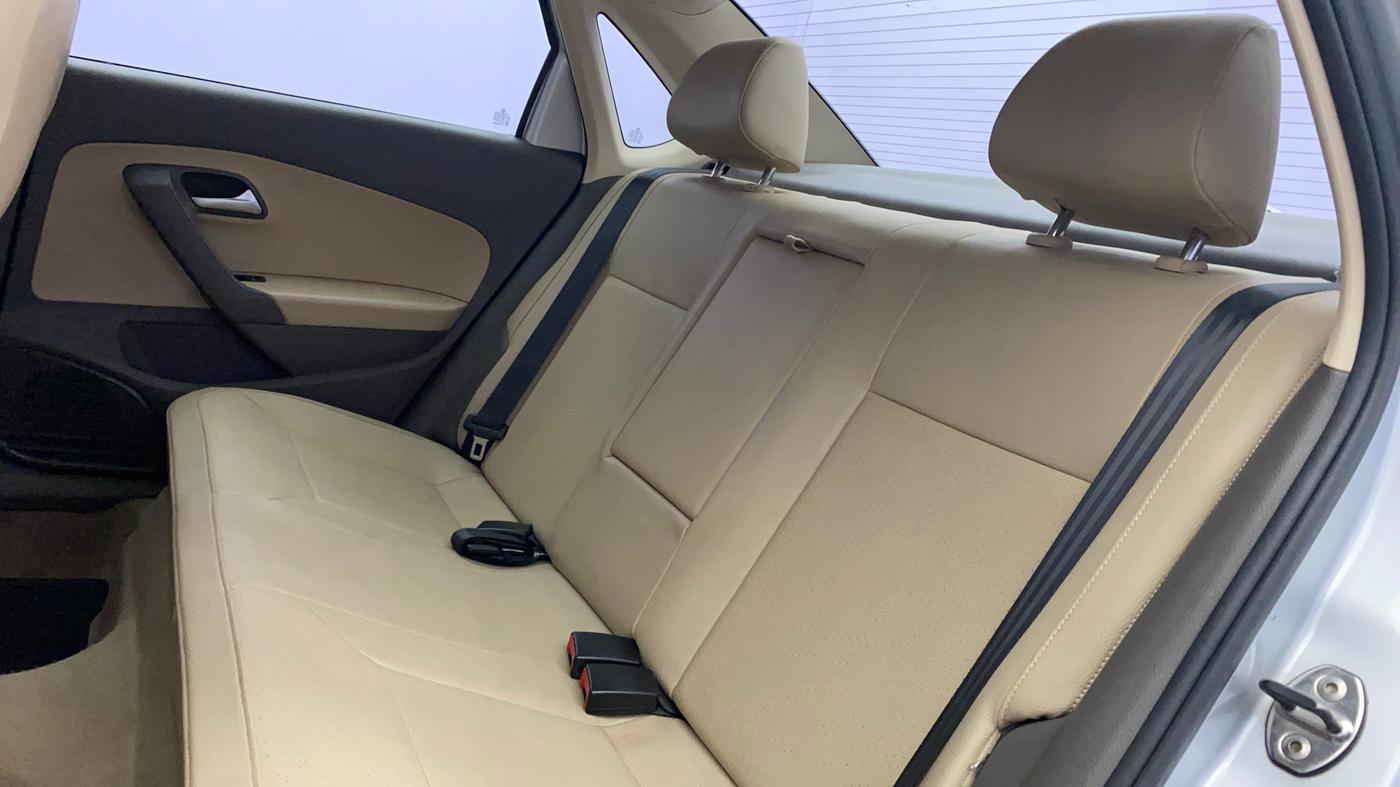 2018 Volkswagen Vento HIGHLINE 1.6 MPI, Petrol, Manual, 47,476 km, Right Side Rear Door Cabin
